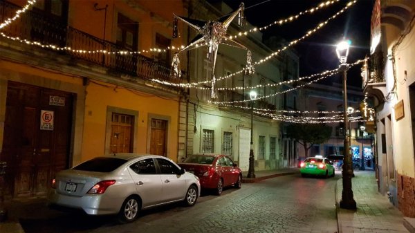 Se unen para decorar la Capital y revivir el espíritu navideño