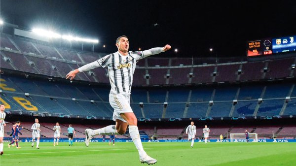 Arrebatan la cima; la Juventus golea a Barcelona