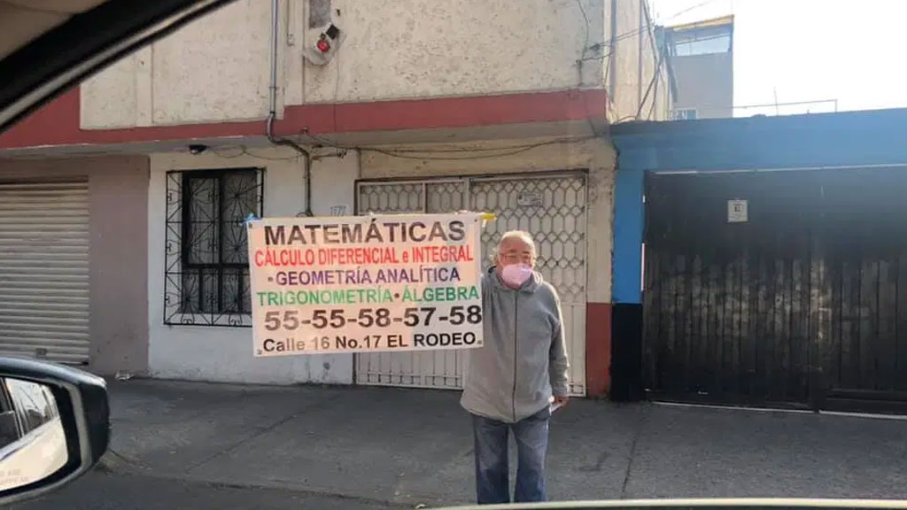 Abuelito ofrece clases de matemáticas para poder ganar dinero