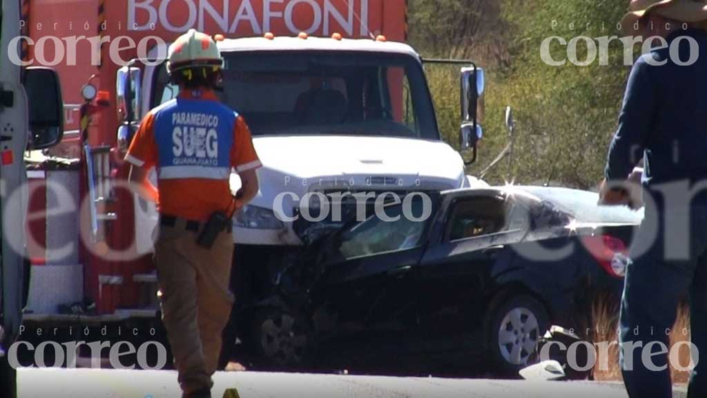 Fuerte choque en la Dolores-Xoconostle deja a un hombre muerto y dos más lesionados