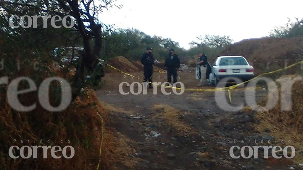 Encuentran cadáver a un costado de la carretera en Cortazar