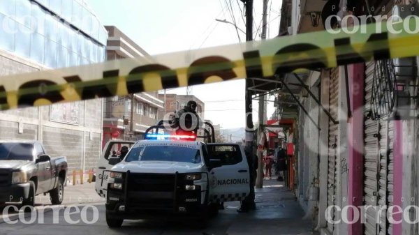 Ejecutan a comerciante dentro de su local en Celaya