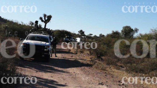 Enfrentamiento entre policías y civiles deja a dos oficiales heridos y un cadáver abandonado