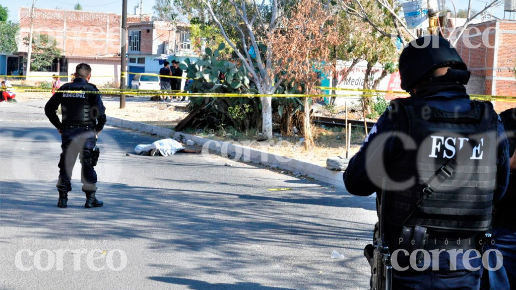 Asesinan a hombre afuera de su casa en Salamanca