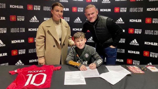 Manchester United ficha al hijo de Wayne Rooney