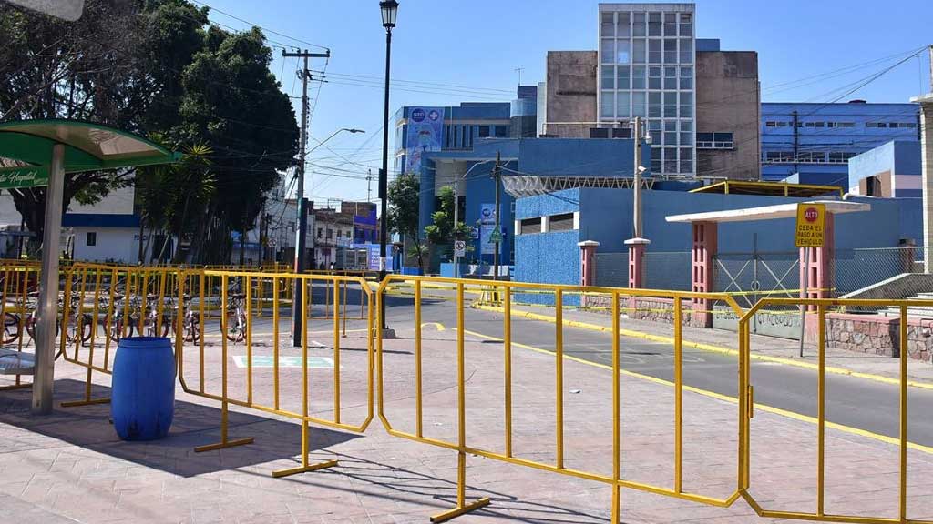 Diez de los 25 trabajadores del hospital Covid que han dado positivo fueron internados