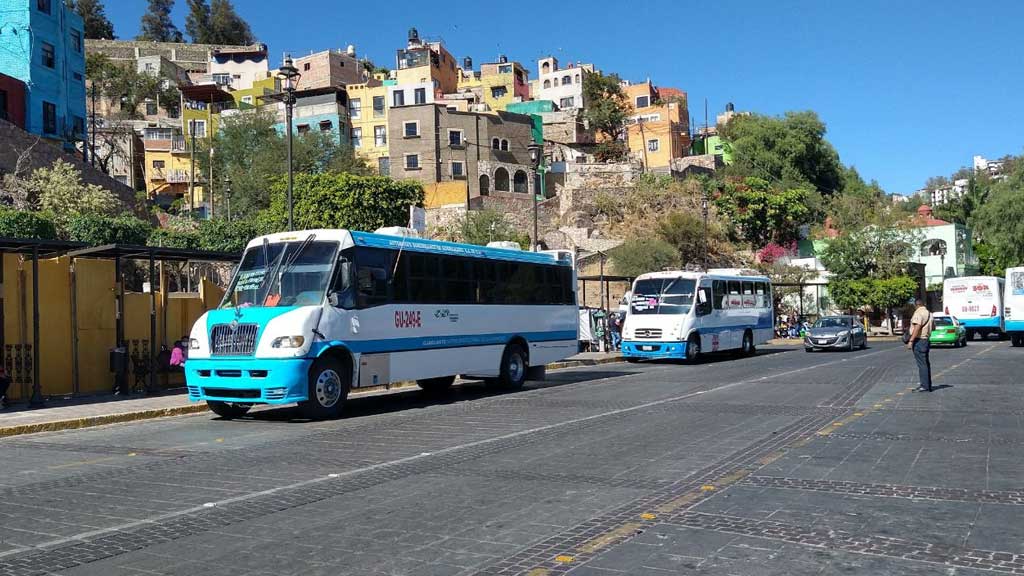 Contemplan reducción de rutas y corridas de transporte público en la Capital