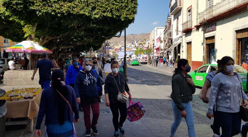 A pocos días del semáforo rojo, las calles de la capital lucen abarrotadas