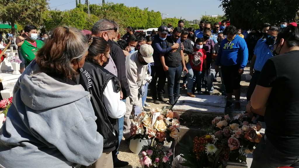 Así despiden a el ‘Capitán Chevo’, bombero asesinado en Celaya