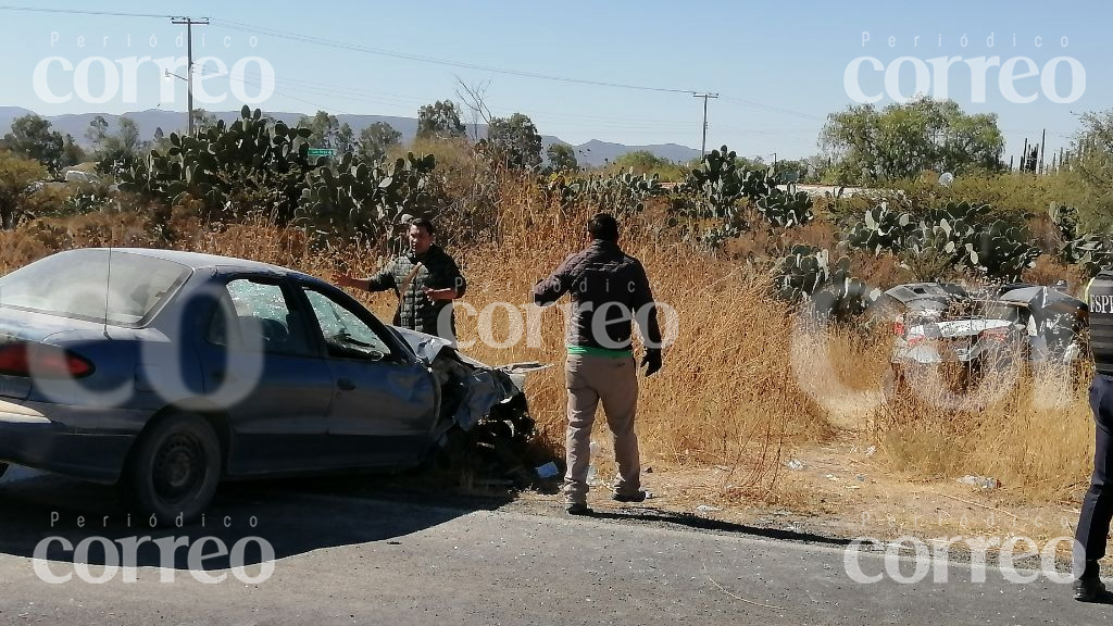 Aparatoso choque deja tres personas lesionadas