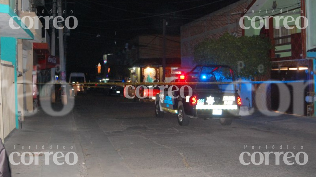 A balazos, asesinan a hombre en plena Navidad arriba de su camioneta