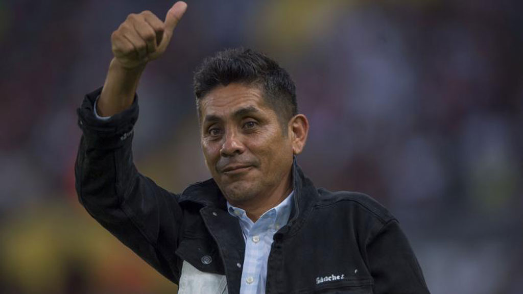 Más ‘cambios de cancha’: Jorge Campos también va para diputado