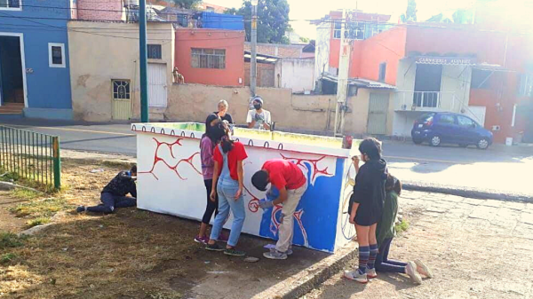 Niños decoran sus barrios; buscan que los espacios públicos sean más limpios