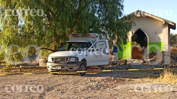 Hallan cadáver calcinado en capilla abandonada de Cortazar