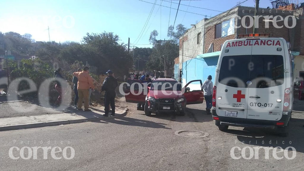 Asesinan a balazos a conductor de camioneta en Abasolo