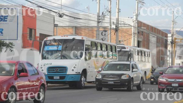 Asaltan a chofer y a pasajera de la ruta X-73 en León