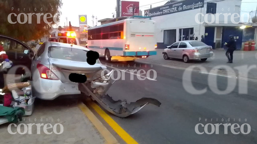 Quedan dos heridos tras accidente en el Euquerio Guerrero