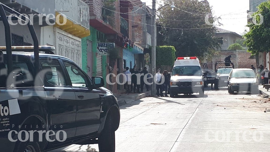 ¡Aterrador! Golpea a su familia y amenaza con tirar a su hijo desde la azotea