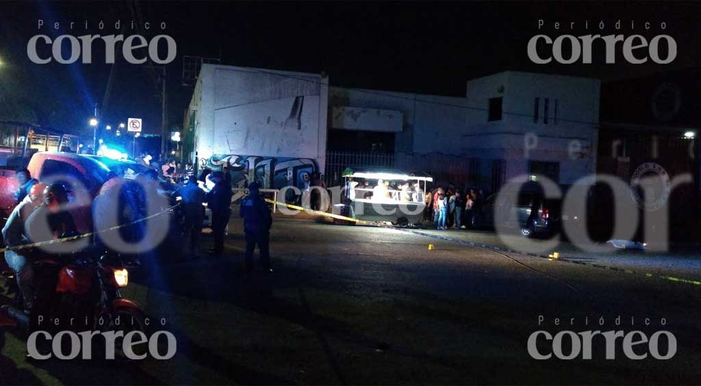 Sorprenden y ASESINAN a joven taquero en Irapuato