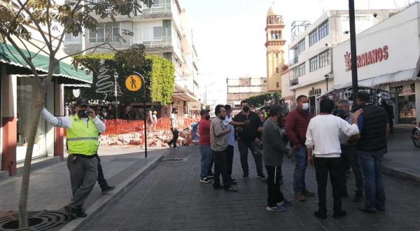 Reubica Fiscalización a vendedores de calle Morelos