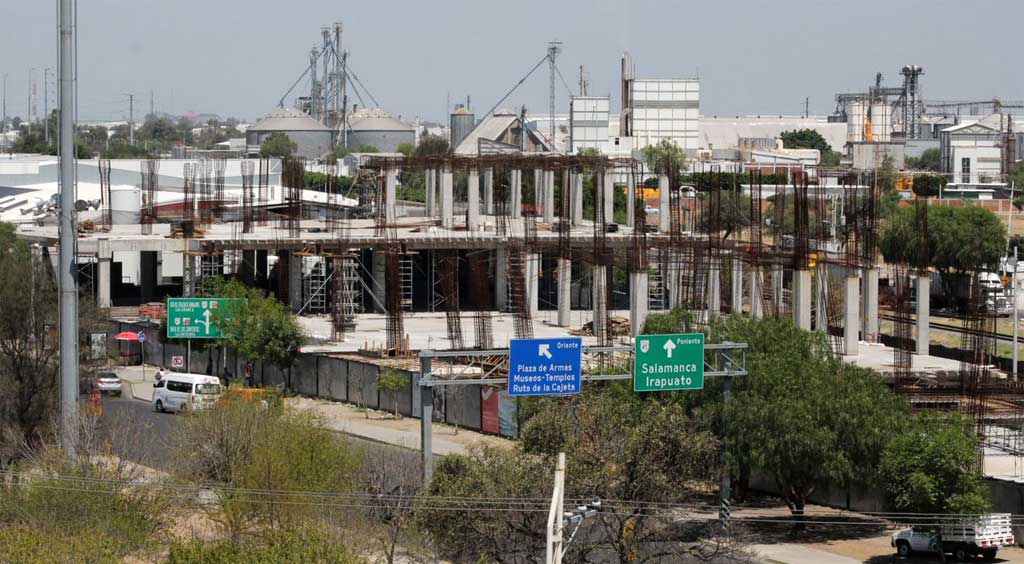 Reanudan construcción de la Plaza Sentura