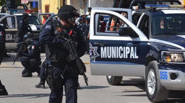 Detienen a policías de Guanajuato capital por robo y lesiones