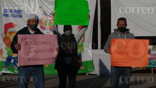 Cantineros de León protestan por el cierre de sus negocios tras semáforo rojo