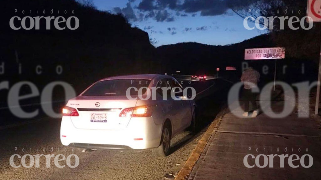 Choca contra una vaca en el acceso Diego Rivera