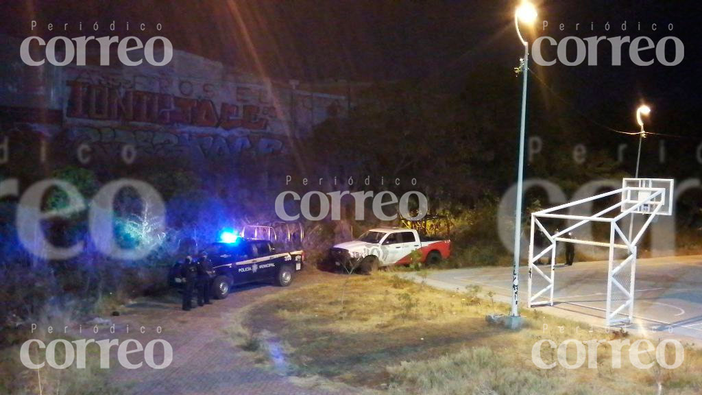 Localizan cuerpo enterrado al lado de una cancha en León