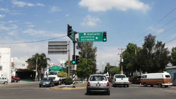 Pese al semáforo rojo afluencia vehicular aumentó en un 80%: Director de Trasporte