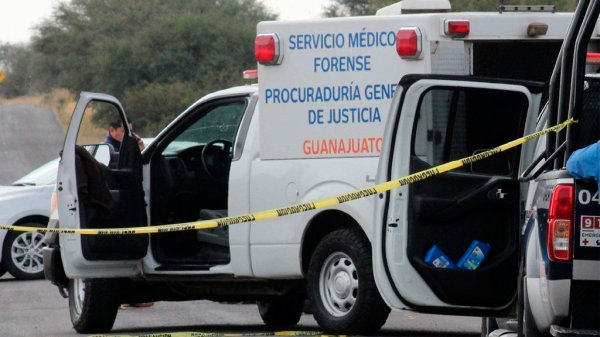 Encuentran hombre amarrado de los pies y sin vida