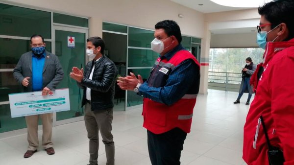 Entregan apoyos mensuales a Cruz Roja y Bomberos