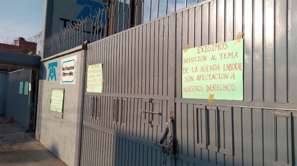 Trabajadores irapuatenses de Telmex se unen a manifestación nacional