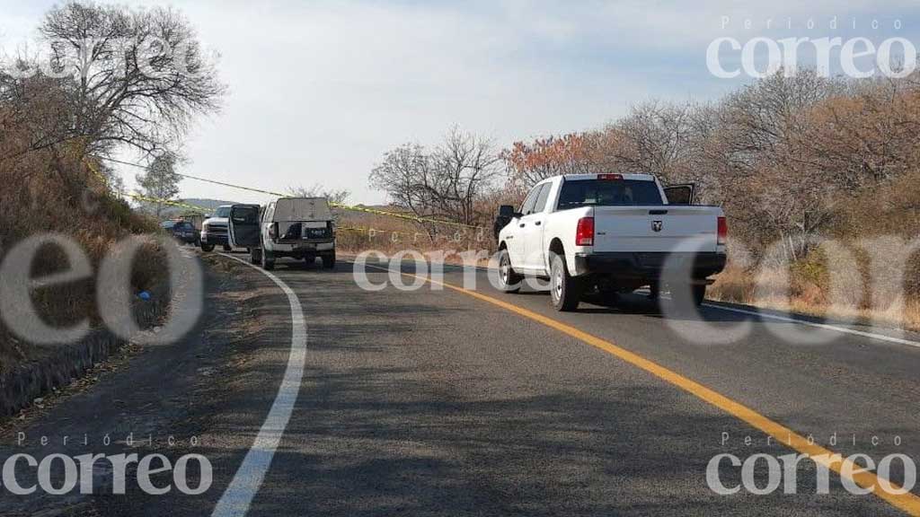 Asesinan a un hombre cuando viajaba sobre la carretera Moroleón-Piñicuaro