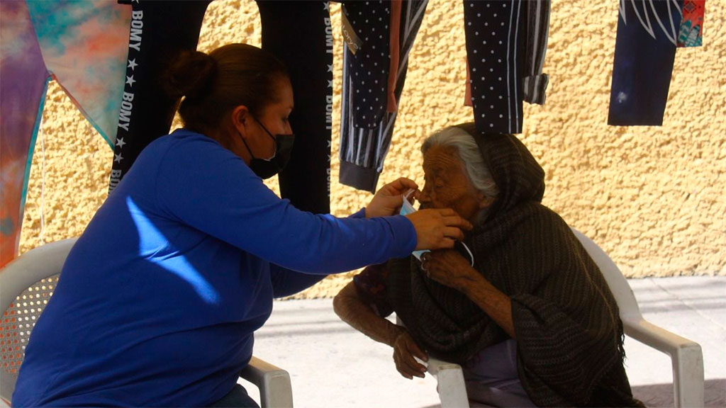 Realizan operativos para prevenir contagios en tianguis y mercados