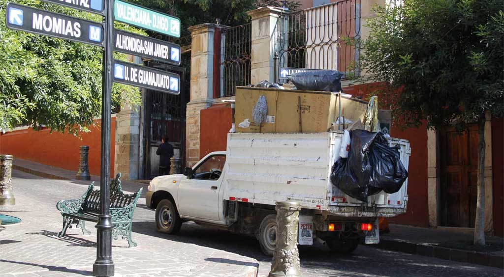 Trabajadores de limpia son los más VULNERABLES al Covid