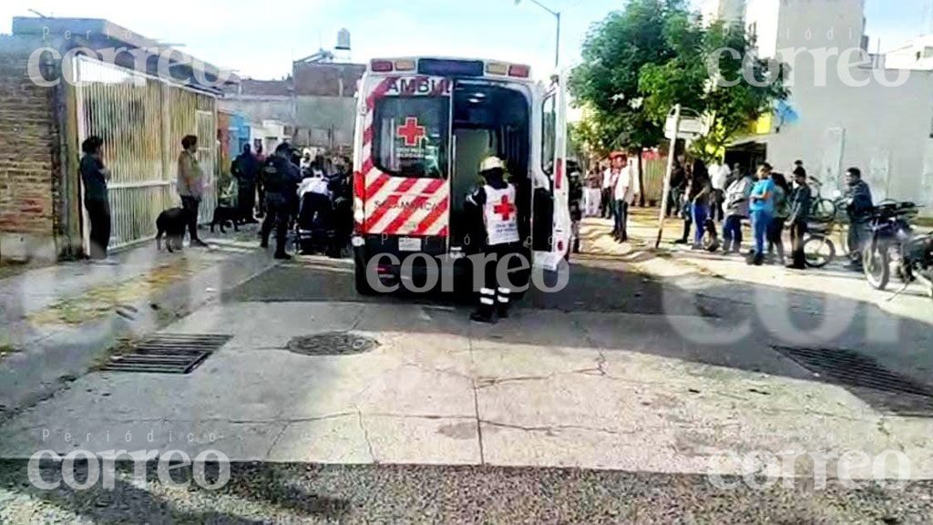 Motosicarios atacan a albañil en su trabajo en colonia salmantina