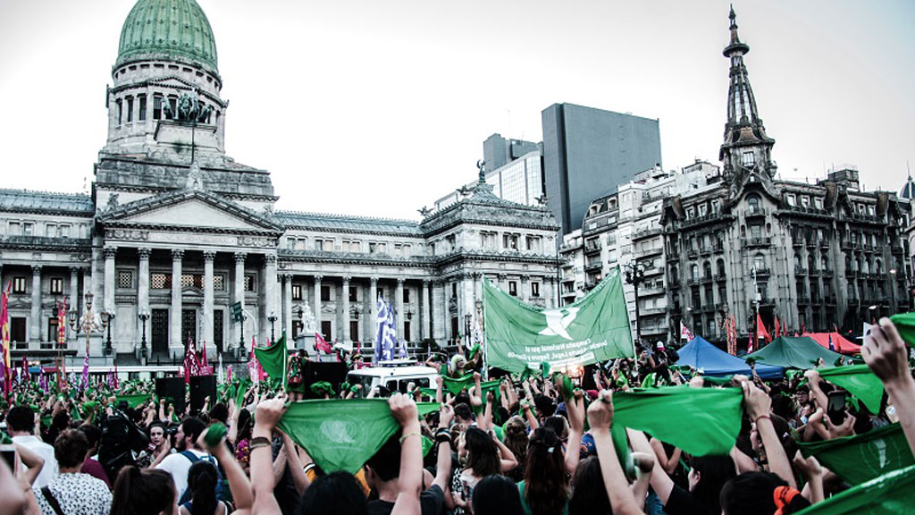 Desde hoy entra en vigor ley del aborto en Argentina