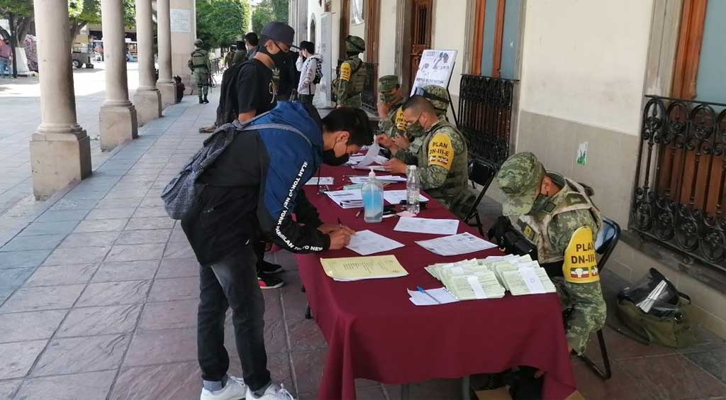 Registra Ejército Mexicano a jóvenes de la clase del año 2000 para servicio militar