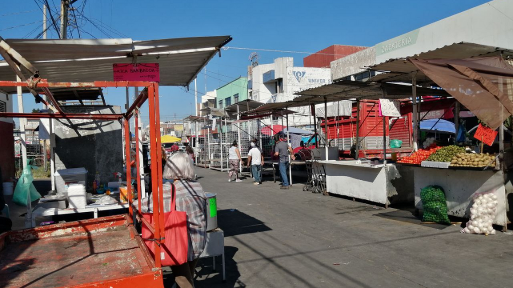 Reubican a comerciantes de la 5 de Mayo en Avenida del Trabajo y Abasolo