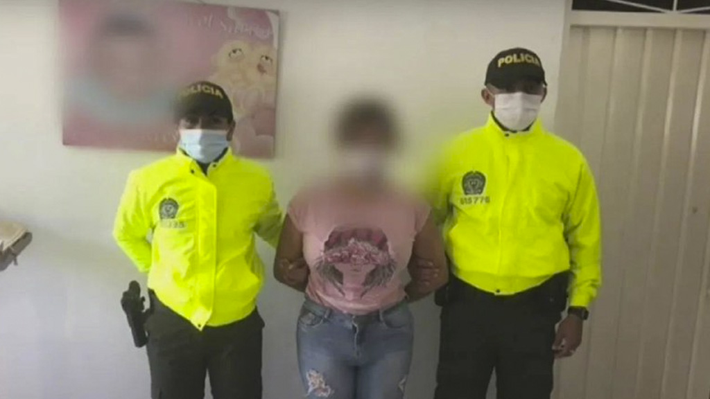 Mujer abusaba de sus hijas, lo grababa para después vender los videos a pedófilos