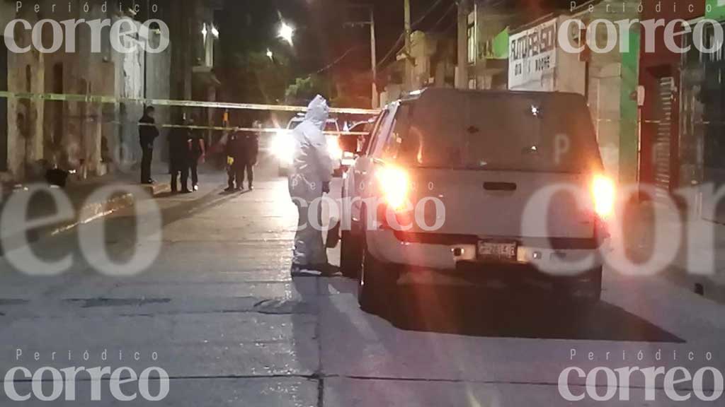 Muere joven de 15 años por intentar defender a su pareja de hombres armados