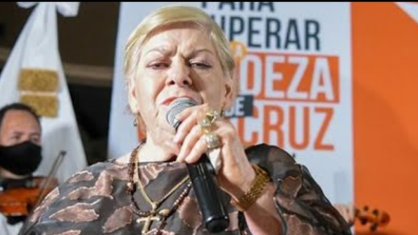 Paquita la del Barrio se registra como precandidata a diputada en Veracruz