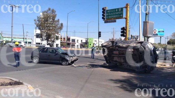 Aparatoso choque en Celaya deja a un lesionado y cuantiosos daños materiales