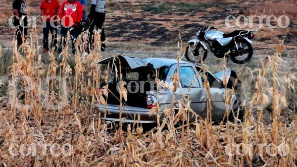 Pierde la vida tras volcar su auto sobre la Salamanca- Valle de Santiago