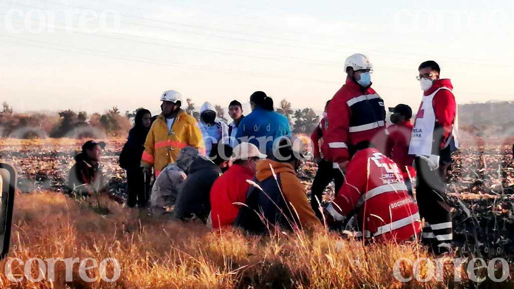 Aparatosa volcadura deja al menos 20 LESIONADOS en la Salamanca-Valle de Santiago