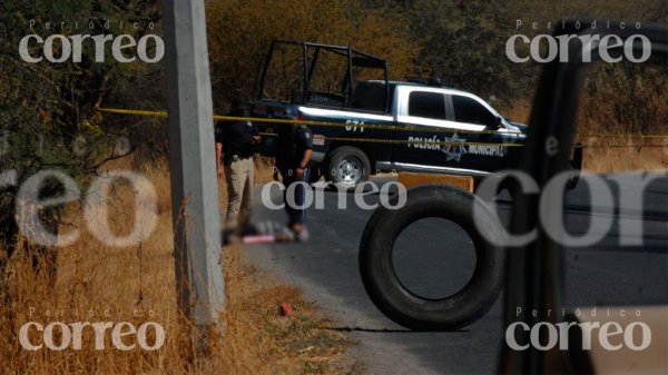 Balean a motociclista, lo dejan agonizando en la carretera