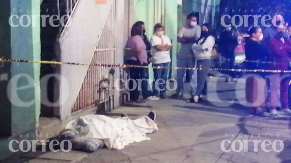 Fallece hombre de infarto al salir de su domicilio en León