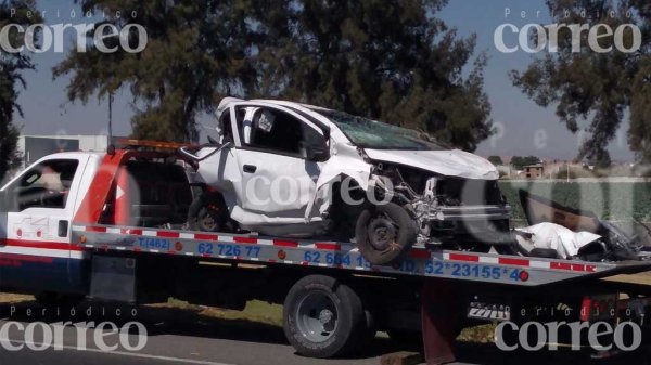 Volcadura sobre el Libramiento Norte de Irapuato deja a un hombre lesionado