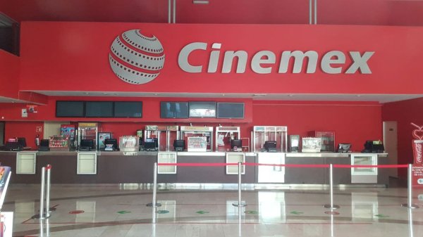 Trabajadores de Cinemex enfrentan las consecuencias del cierre ‘temporal’